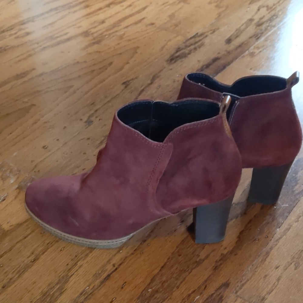 Gabor Red Suede Booties